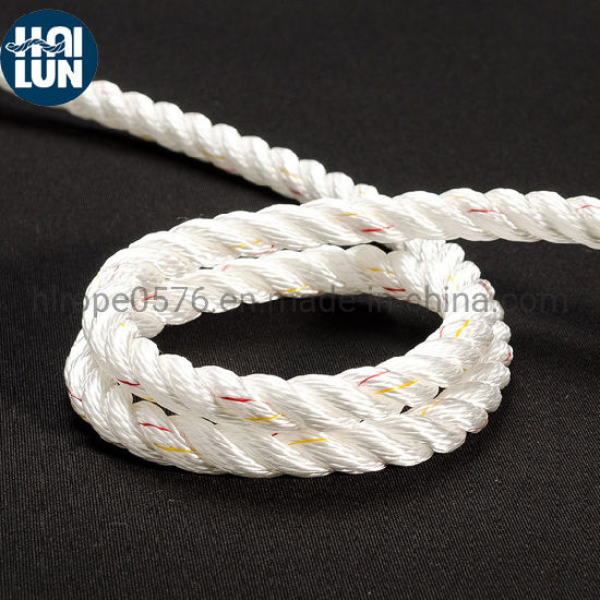 Cuerda de nailon trenzado de alta resistencia amarrada en el mar